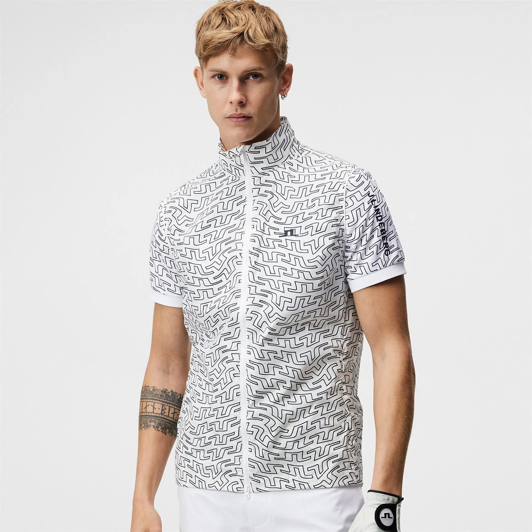 Ash Light Packable Vest Print White Outline - SS23