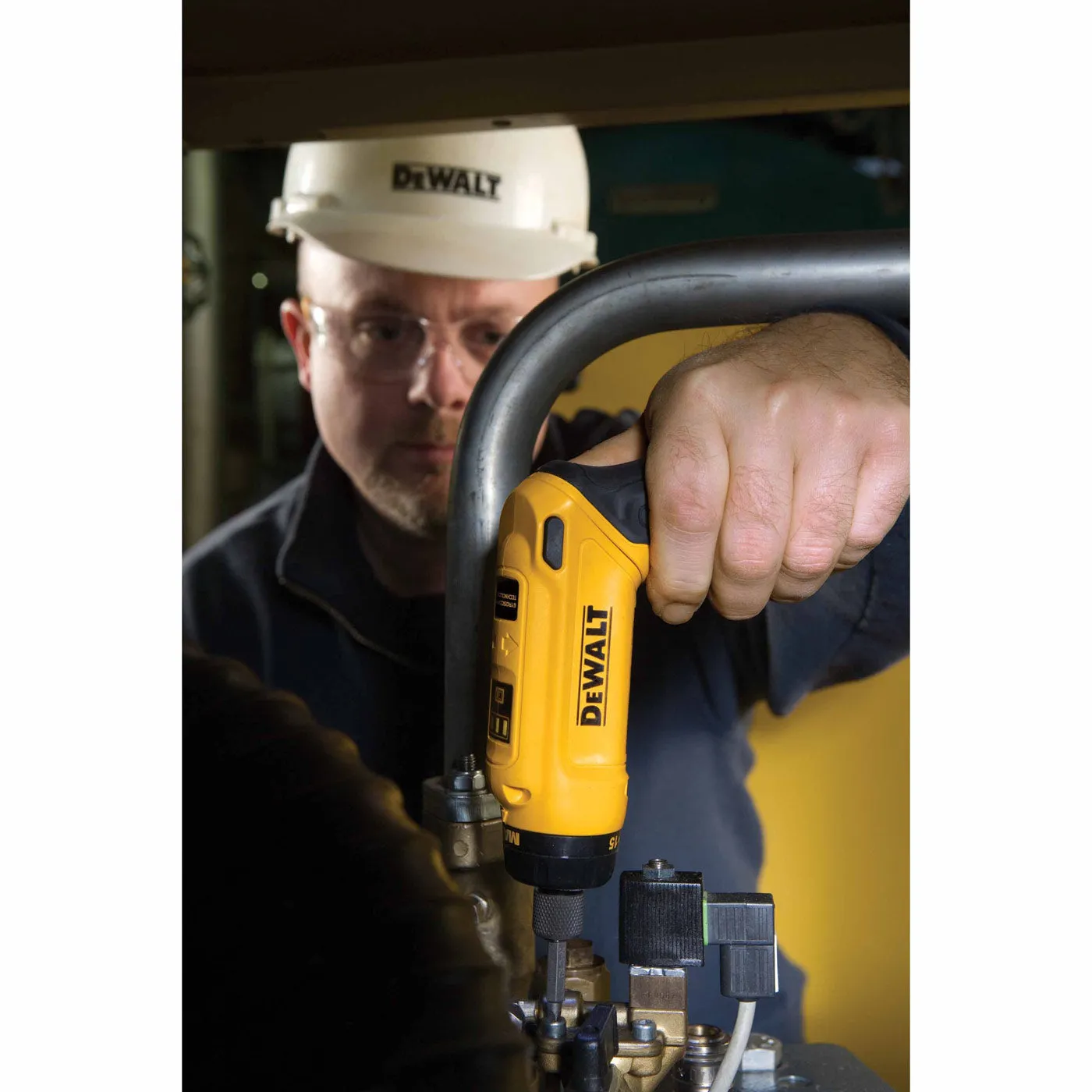 DeWalt DCF680N1 8V MAX Screwdriver with Gyroscopic Technology