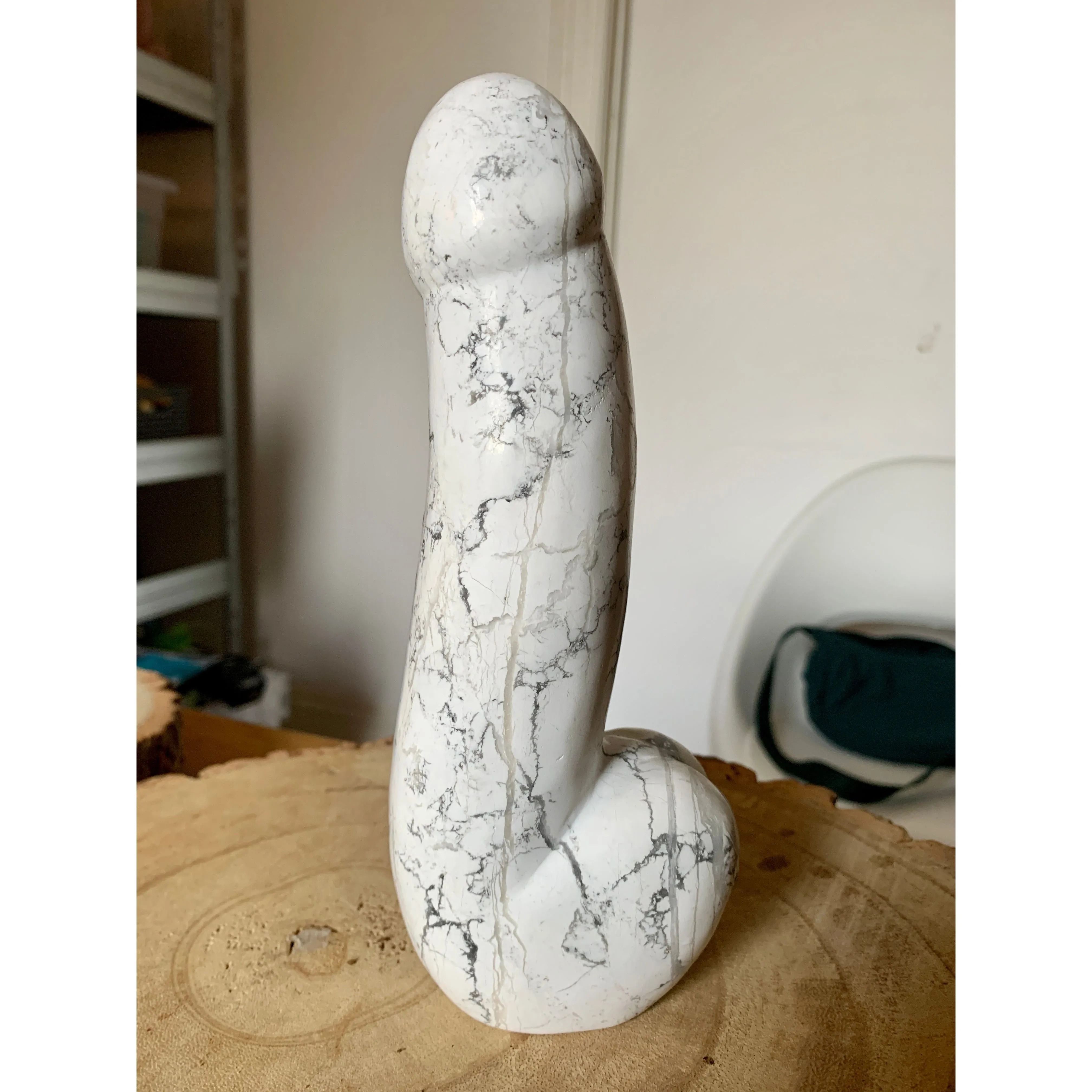 Howlite XLarge Dildo