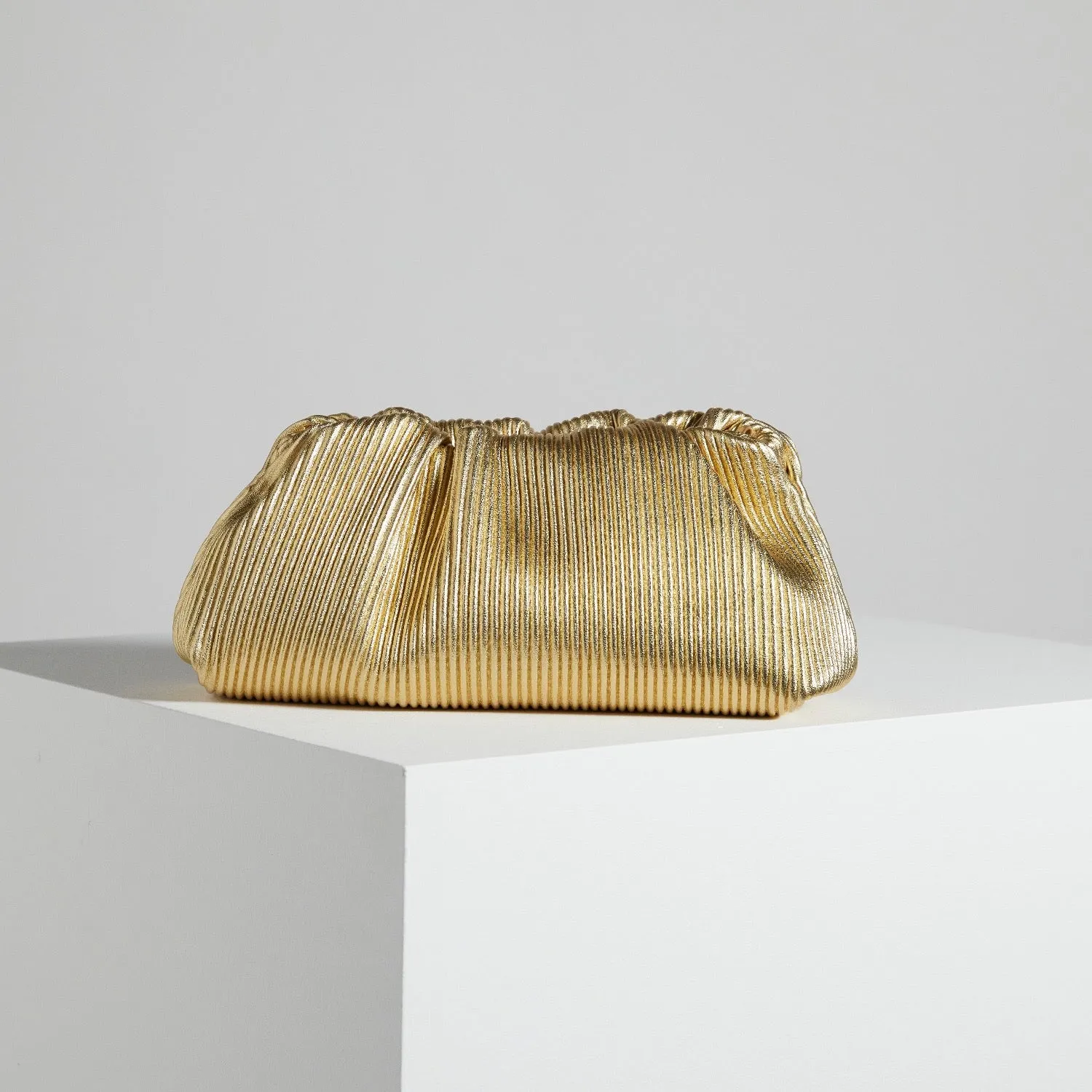 Roll 20 Corrugated Gold Clutch